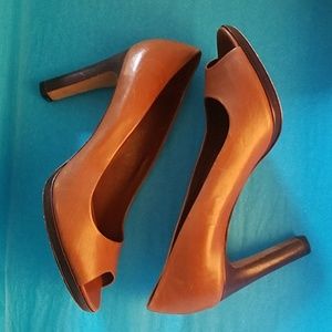 Leather open toed pumps Banana Republic